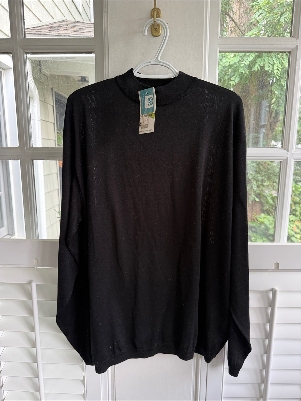 Classic Black Men's Crewneck Sweater - Lightweight Everyday Knit
